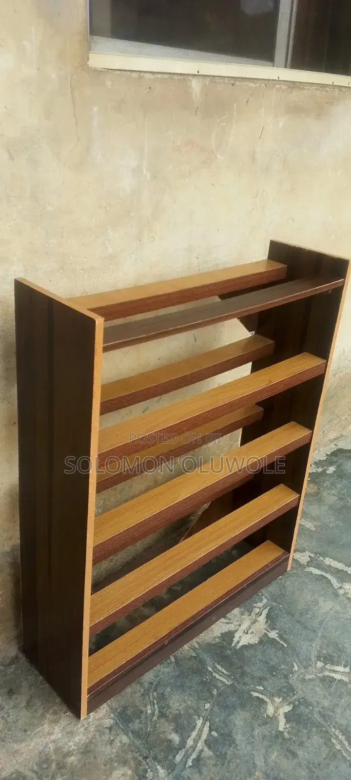 One Shoe Rack and Two Stool