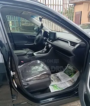 Toyota RAV4 LE AWD 2019 Black