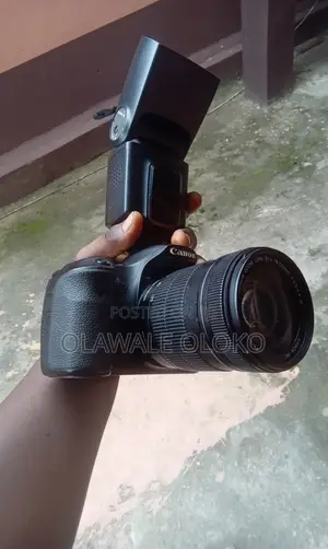 Canon 60d DSLR With 18-135mm Lens and Speed Light