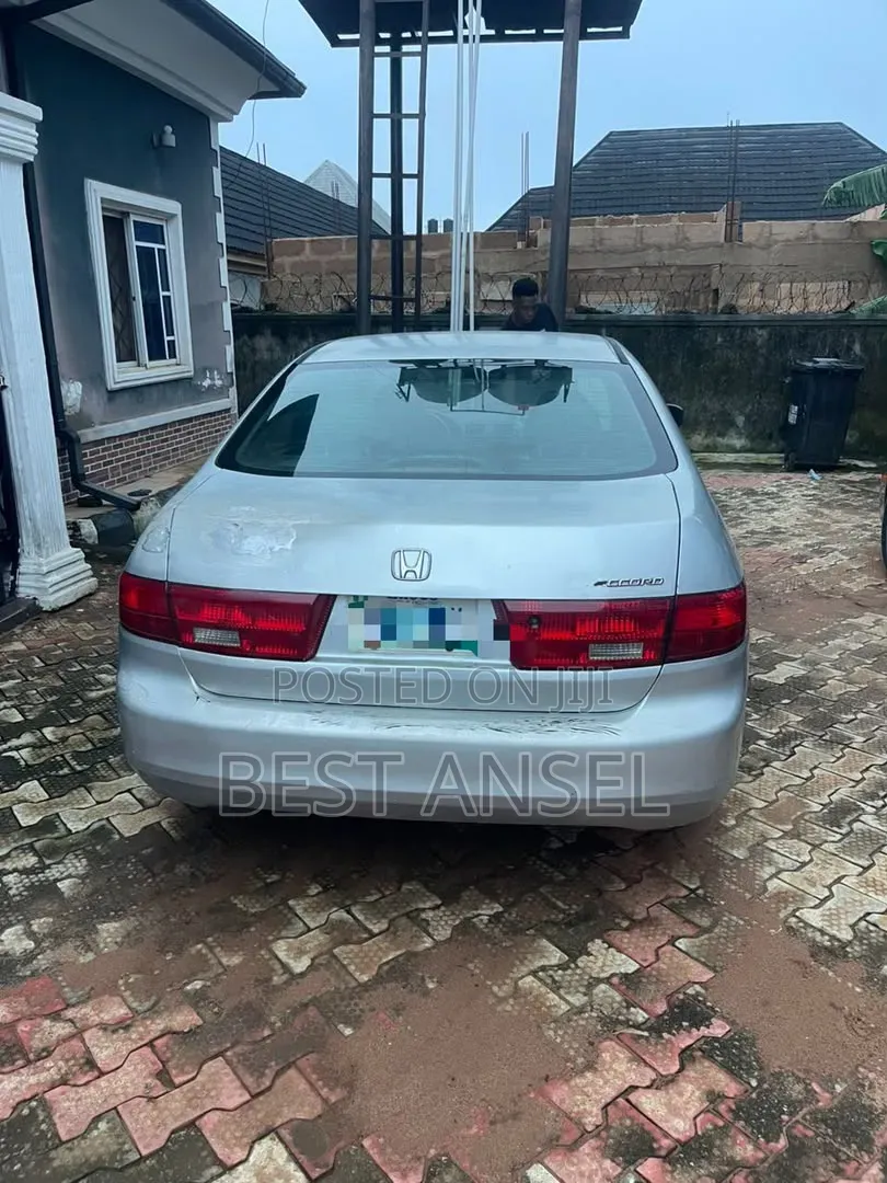 Honda Accord 2004 Silver