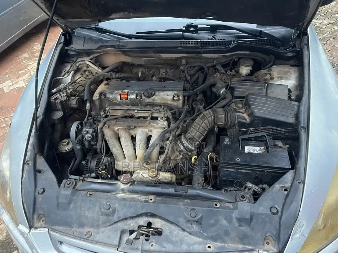 Honda Accord 2004 Silver