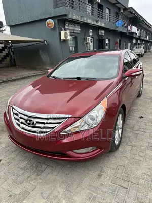 Hyundai Sonata Limited 2.0T Sedan (2.0L 4cyl 6A) 2011 Red