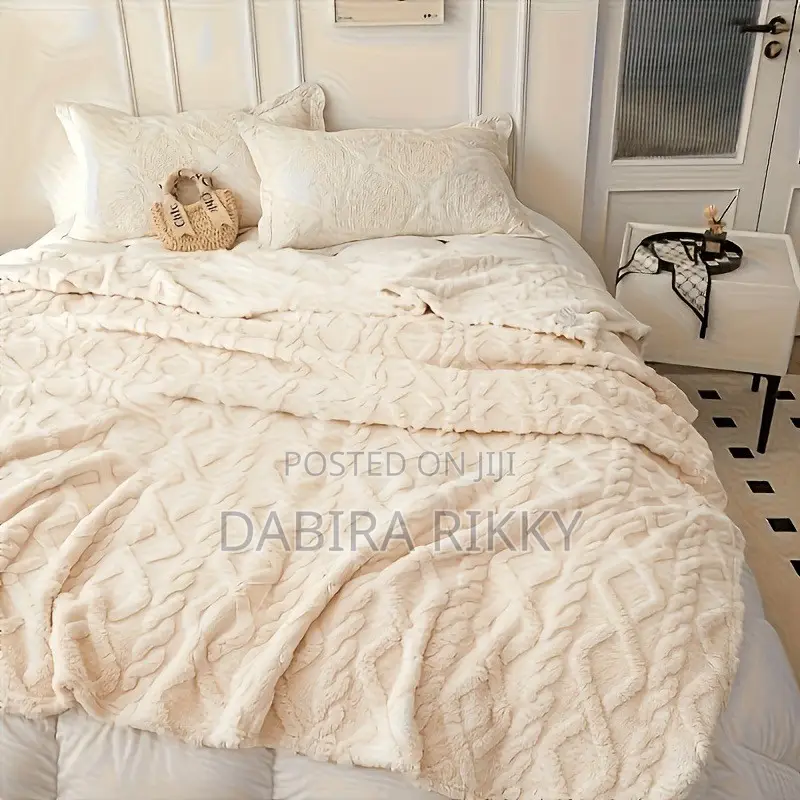 High-Quality Fluffy Blanket 180 X 200cm