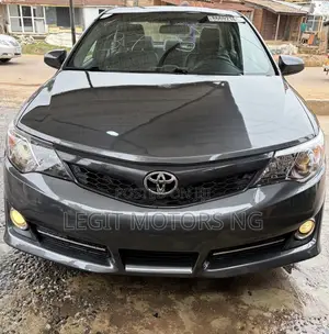 Toyota Camry SE 4dr Sedan (2.5L 4cyl 6A) 2013 Gray