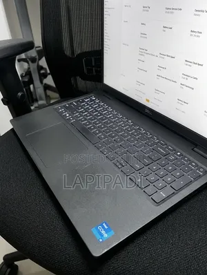 Laptop Dell Latitude 3520 8GB Intel Core i5 SSD 256GB