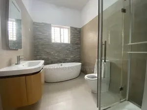 3bdrm Apartment in Banana Island for rent