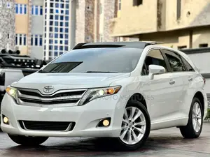 Toyota Venza XLE 4dr Wagon AWD (2.7L 4cyl 6A) 2014 White
