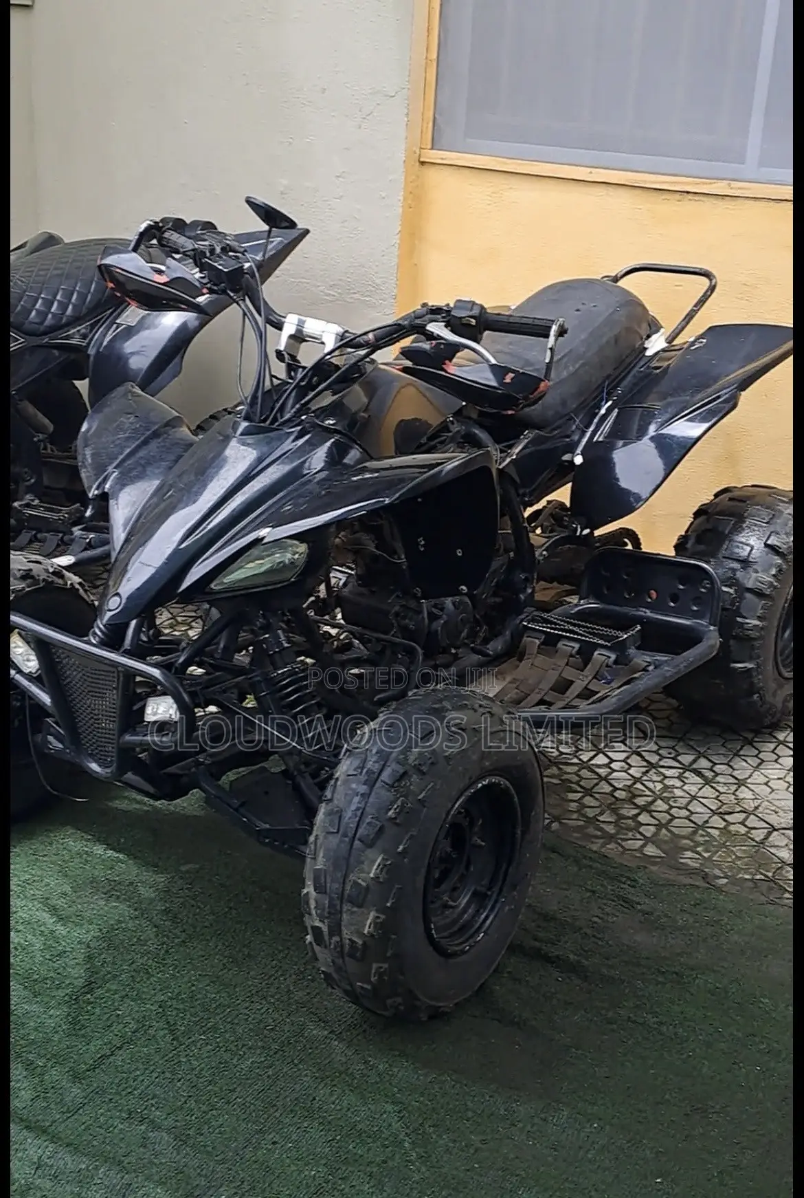 Yamaha 2002 Black