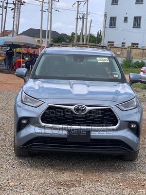 Toyota Highlander 2022 Blue