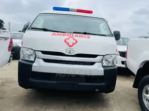 Toyota HiAce 2015 White