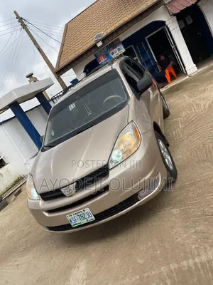 Toyota Sienna 2005 Gold