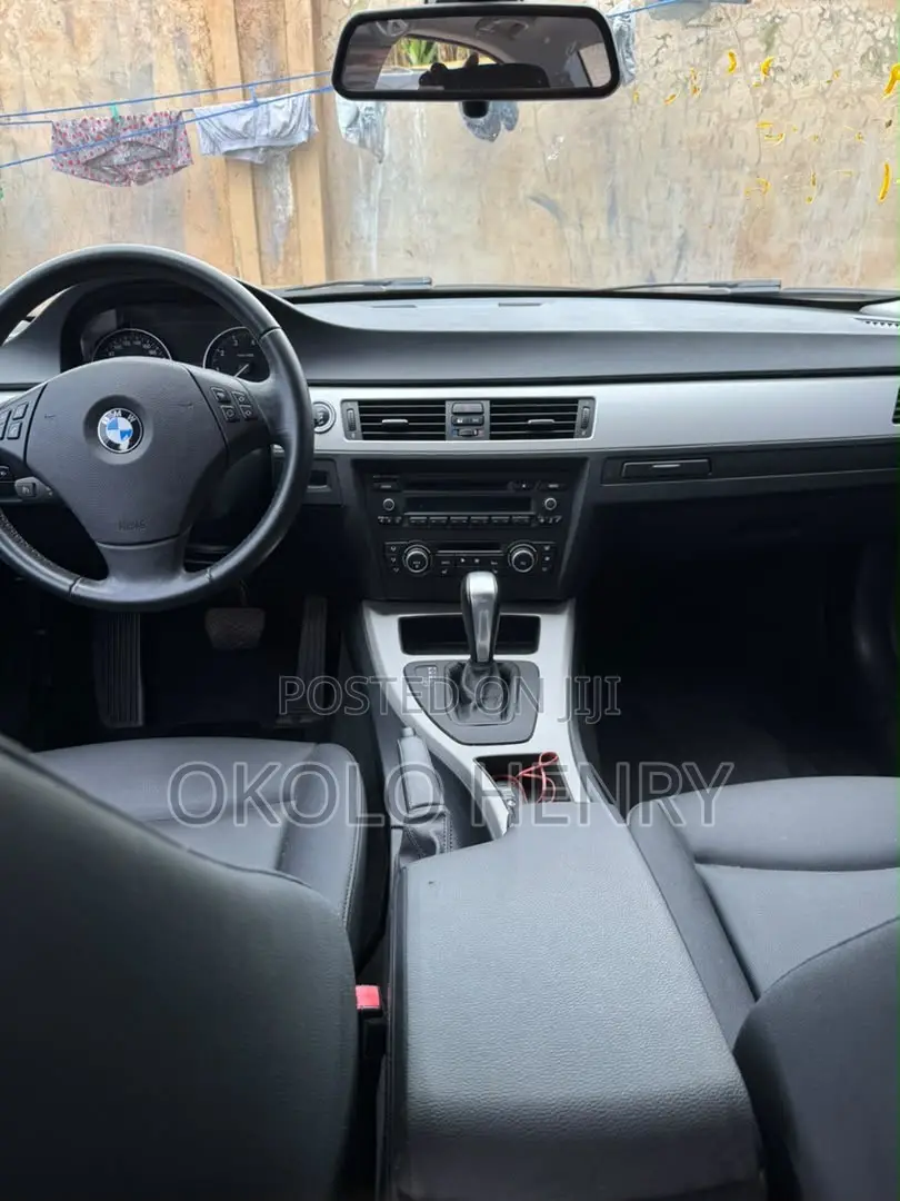 BMW 323i 2011 Black