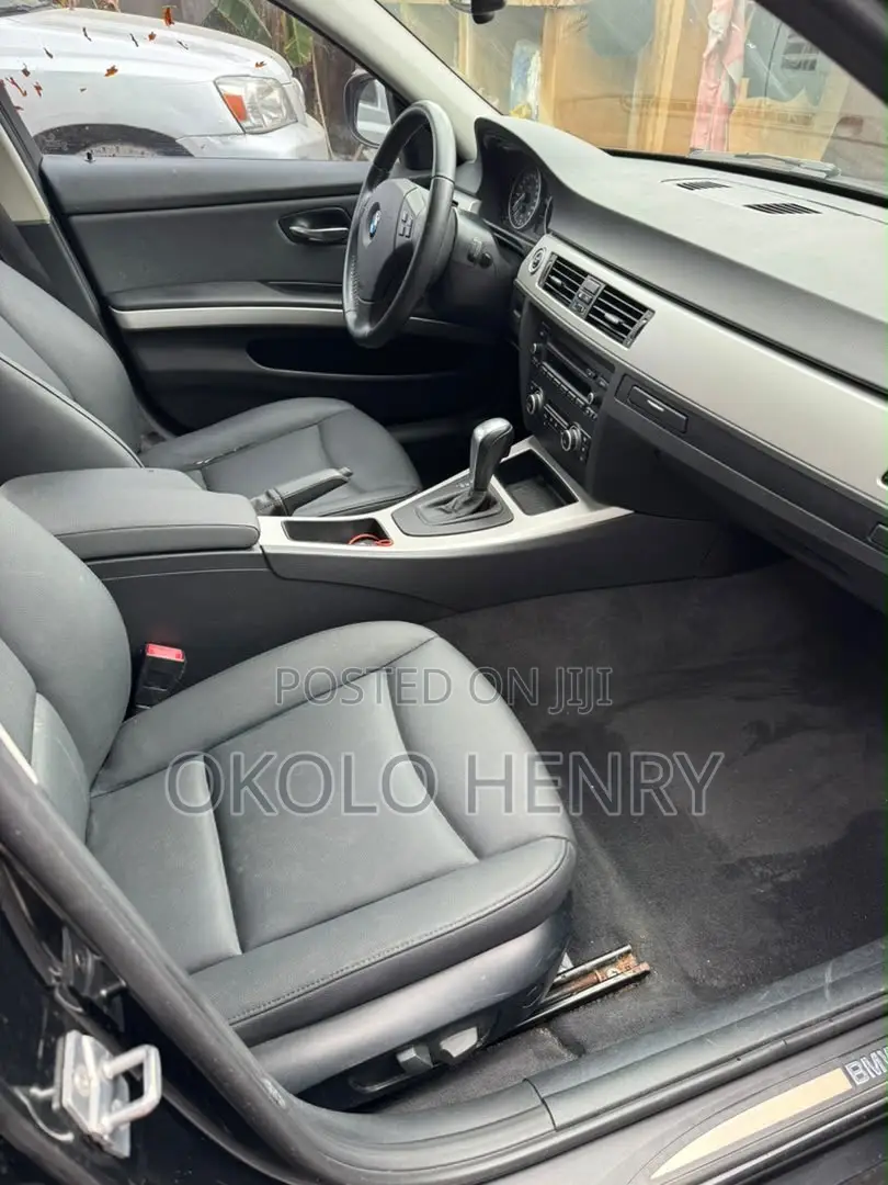 BMW 323i 2011 Black