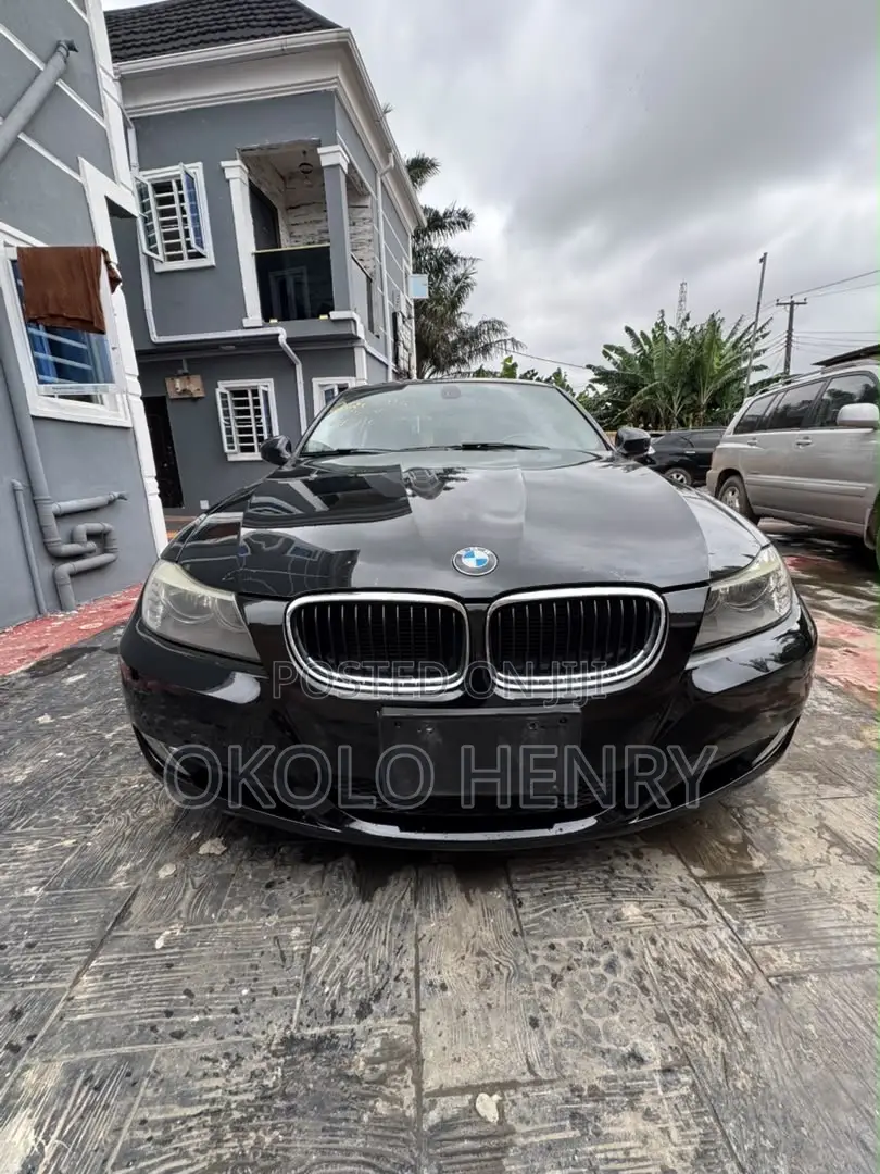 BMW 323i 2011 Black