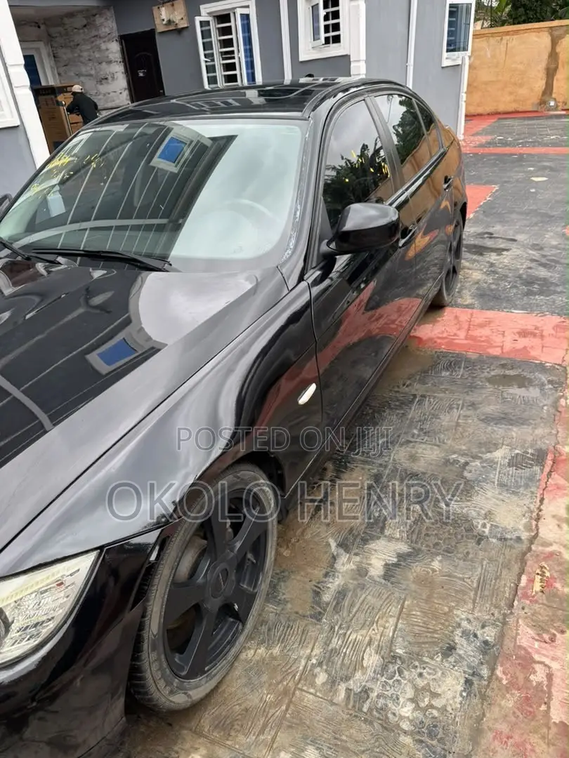 BMW 323i 2011 Black