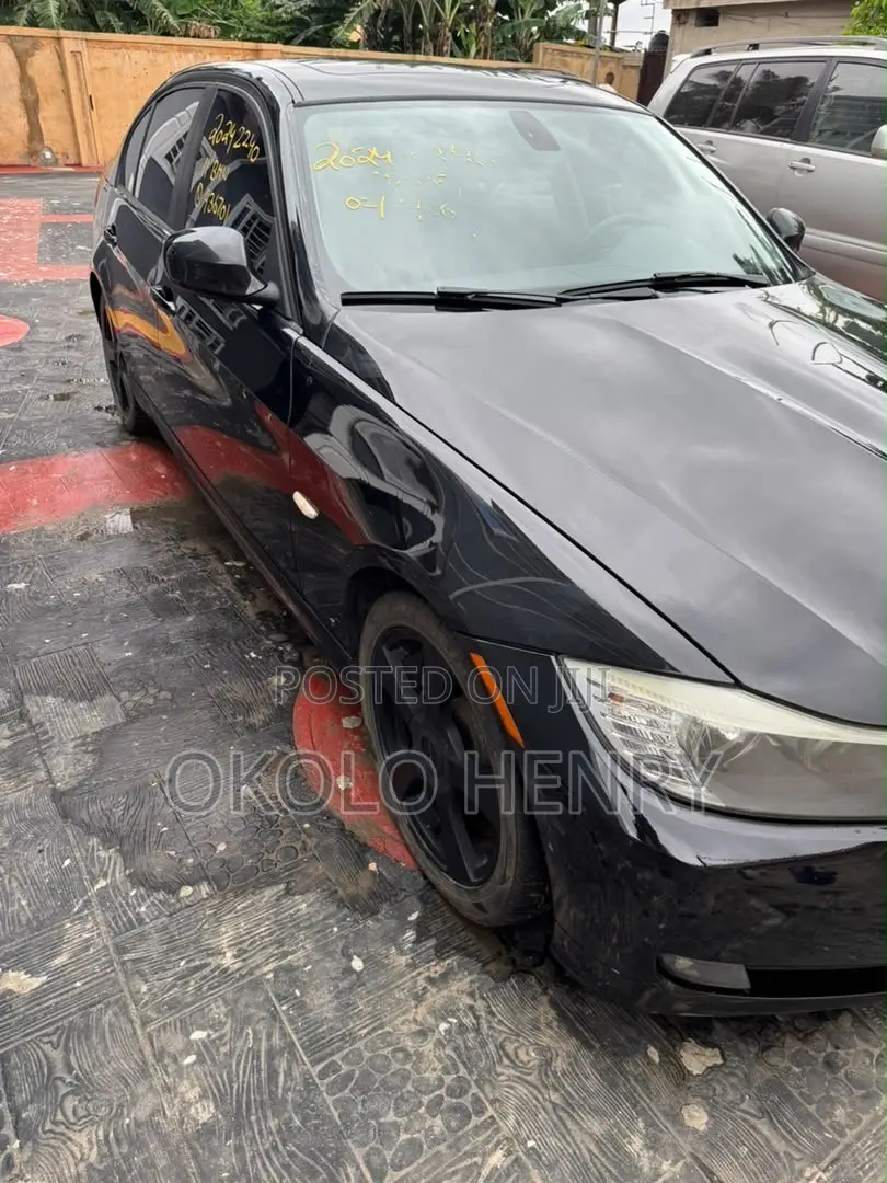 BMW 323i 2011 Black