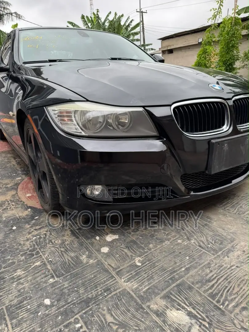 BMW 323i 2011 Black