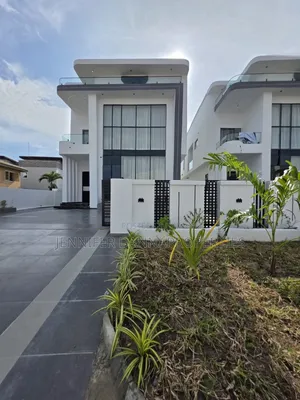 4bdrm Duplex in Thomas Estate for sale