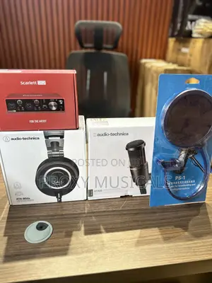 Focusrite Scarlett 2i2, Ath-M50x At2020 Vocal Recording Bundle