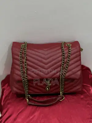 Luxury Maroon Quilted Shoulder Bag With Antique Gold Chain Strap