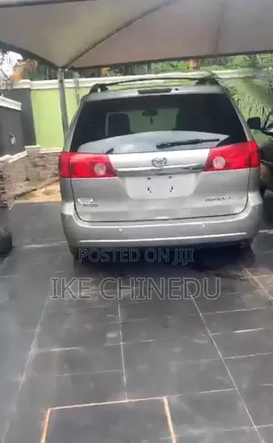 Toyota Sienna 2009 Gray