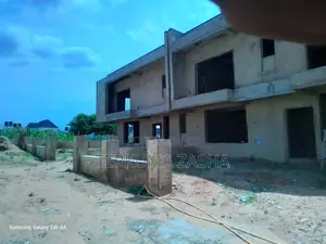 4bdrm Townhouse/Terrace in Riverpark, Sabon Lugbe for Sale