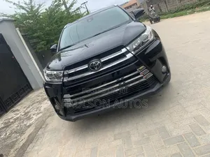 Toyota Highlander XLE 2019 Black
