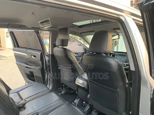 Toyota Highlander XLE 4dr SUV (3.5L 6cyl 6A) 2015 Silver