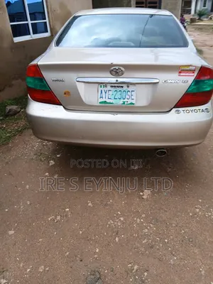 Toyota Camry 2002 Gold
