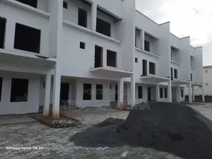 4bdrm Townhouse/Terrace in Durunmi Near, Durumi for Sale