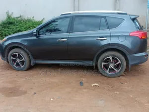 Toyota RAV4 LE 4dr SUV (2.5L 4cyl 6A) 2014 Gray