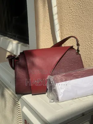Pedra Handbag