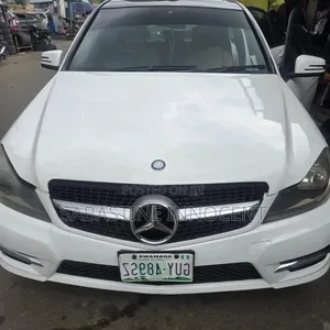Mercedes-Benz C300 Luxury 4Matic Sedan AWD (3.0L 6cyl 7A) 2010 White