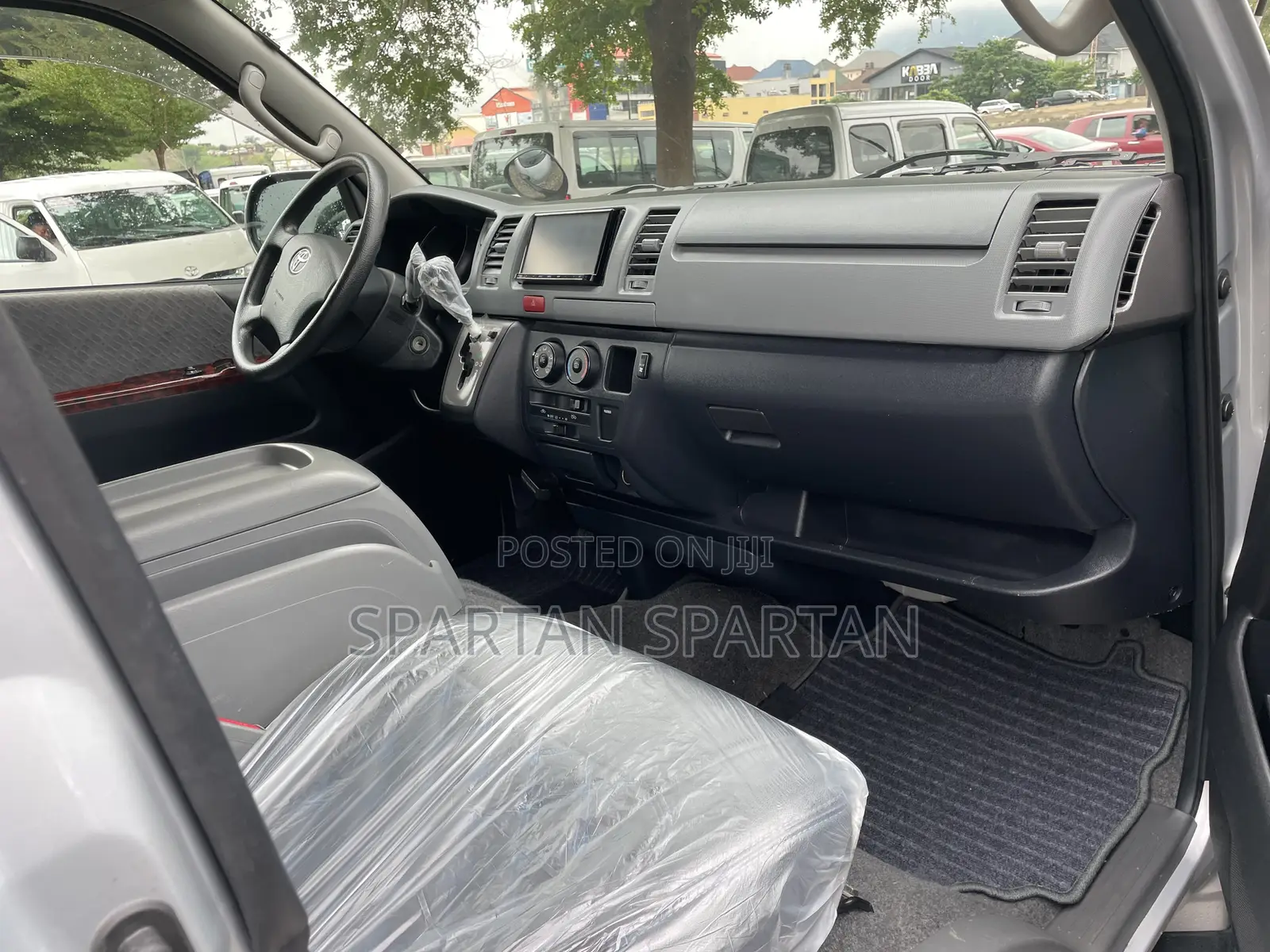 Toyota HiAce 2012 Black
