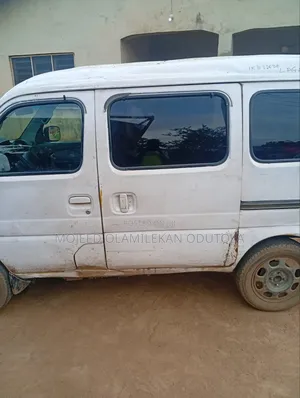 Suzuki Every 2024 White