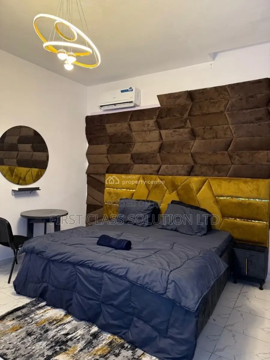2 Bedroom Triplex Apartment