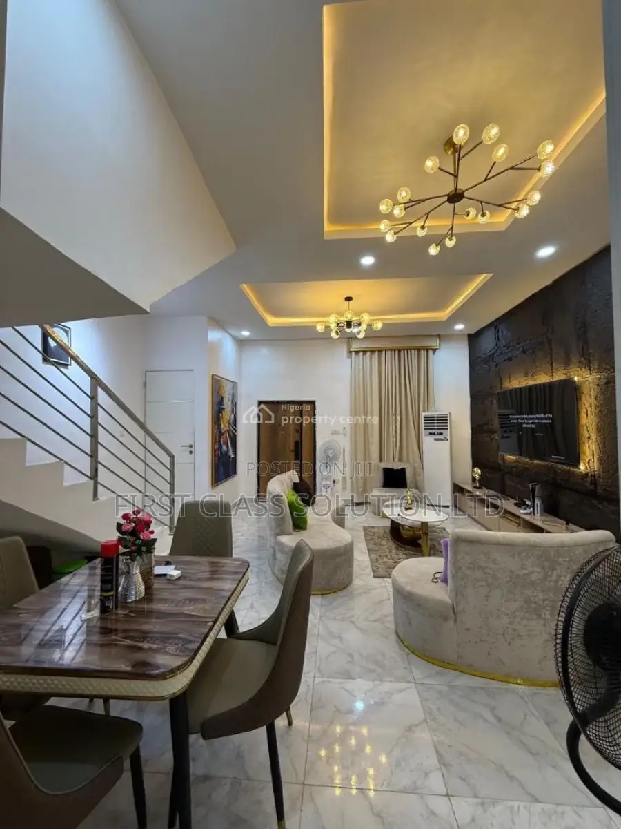 2 Bedroom Triplex Apartment