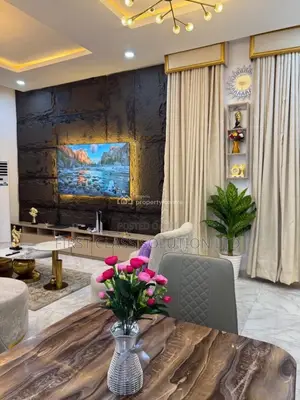 2 Bedroom Triplex Apartment