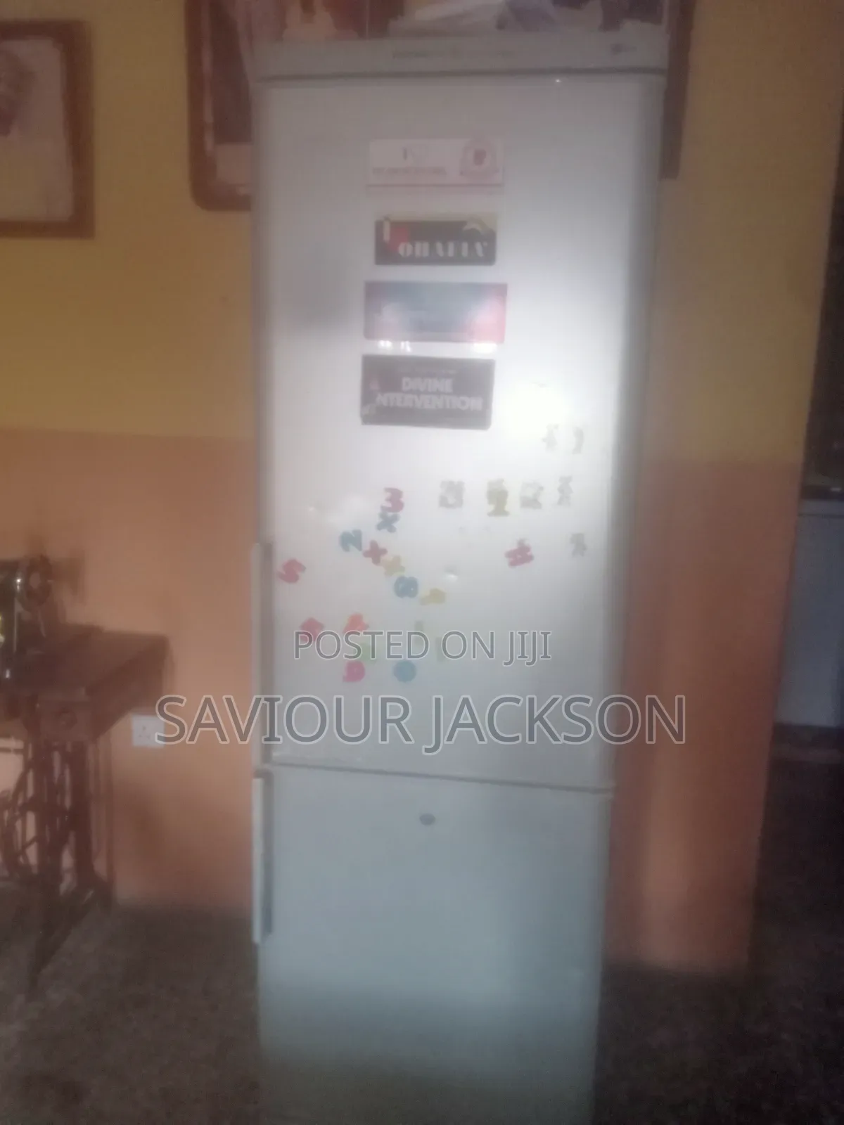 A Frige for Sell With No Compressor