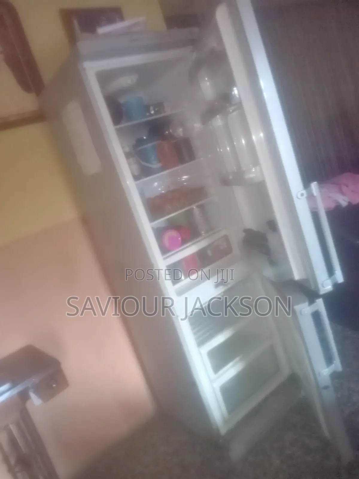 A Frige for Sell With No Compressor