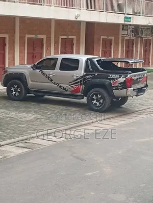 Toyota Tacoma 2010 Silver