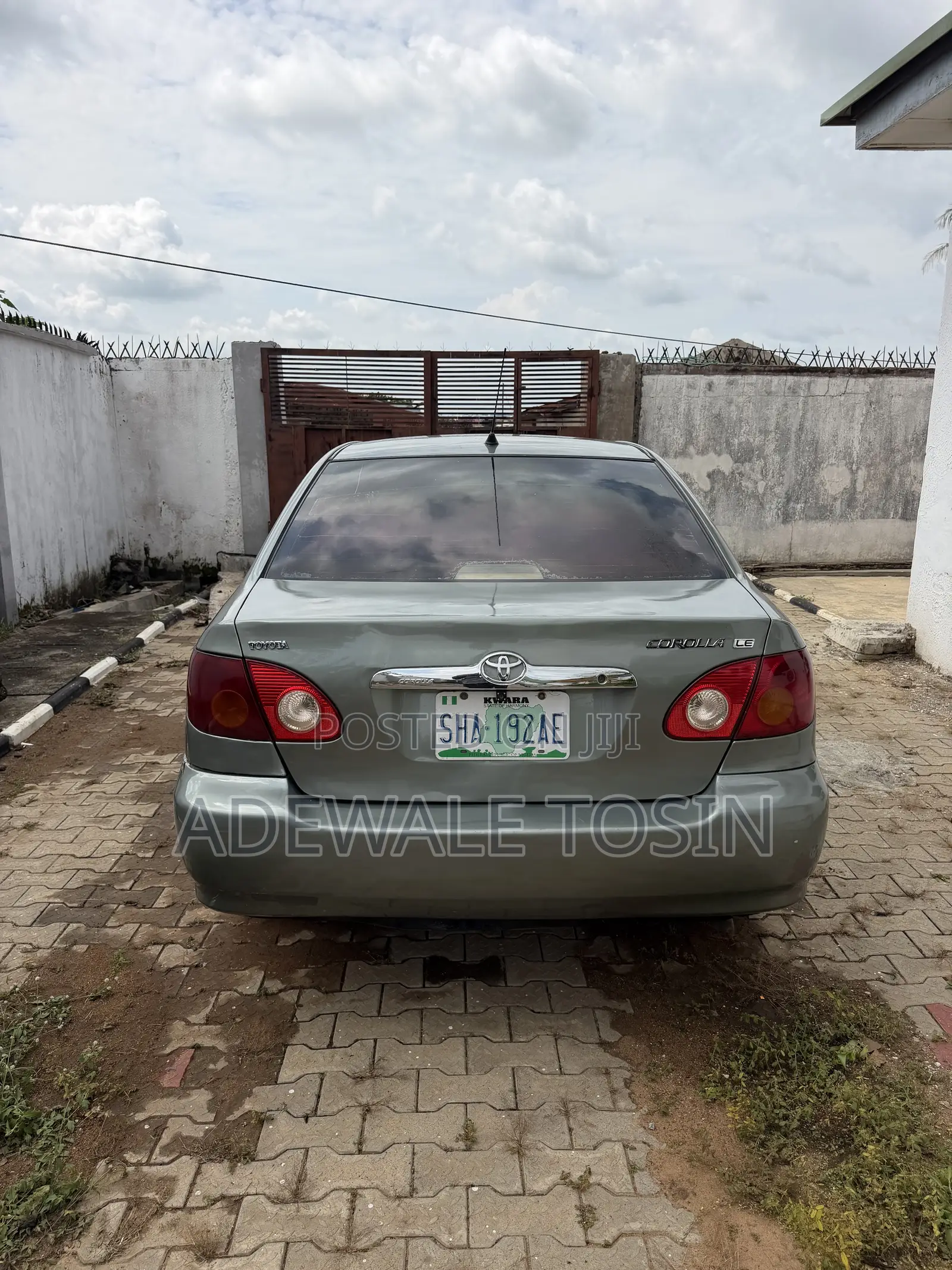 Toyota Corolla LE 2004 Silver