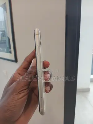 Apple iPhone 11 128 GB White