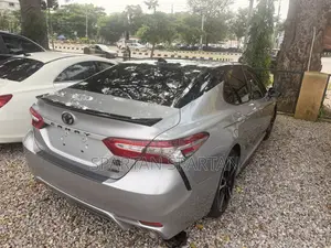 Toyota Camry 2019 Silver