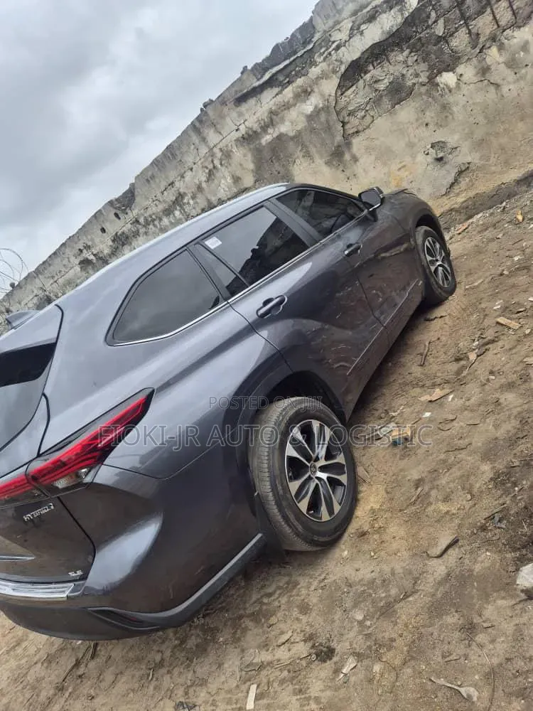 Toyota Highlander 2023 Gray