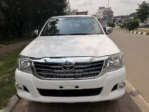 Toyota Hilux 2015 White