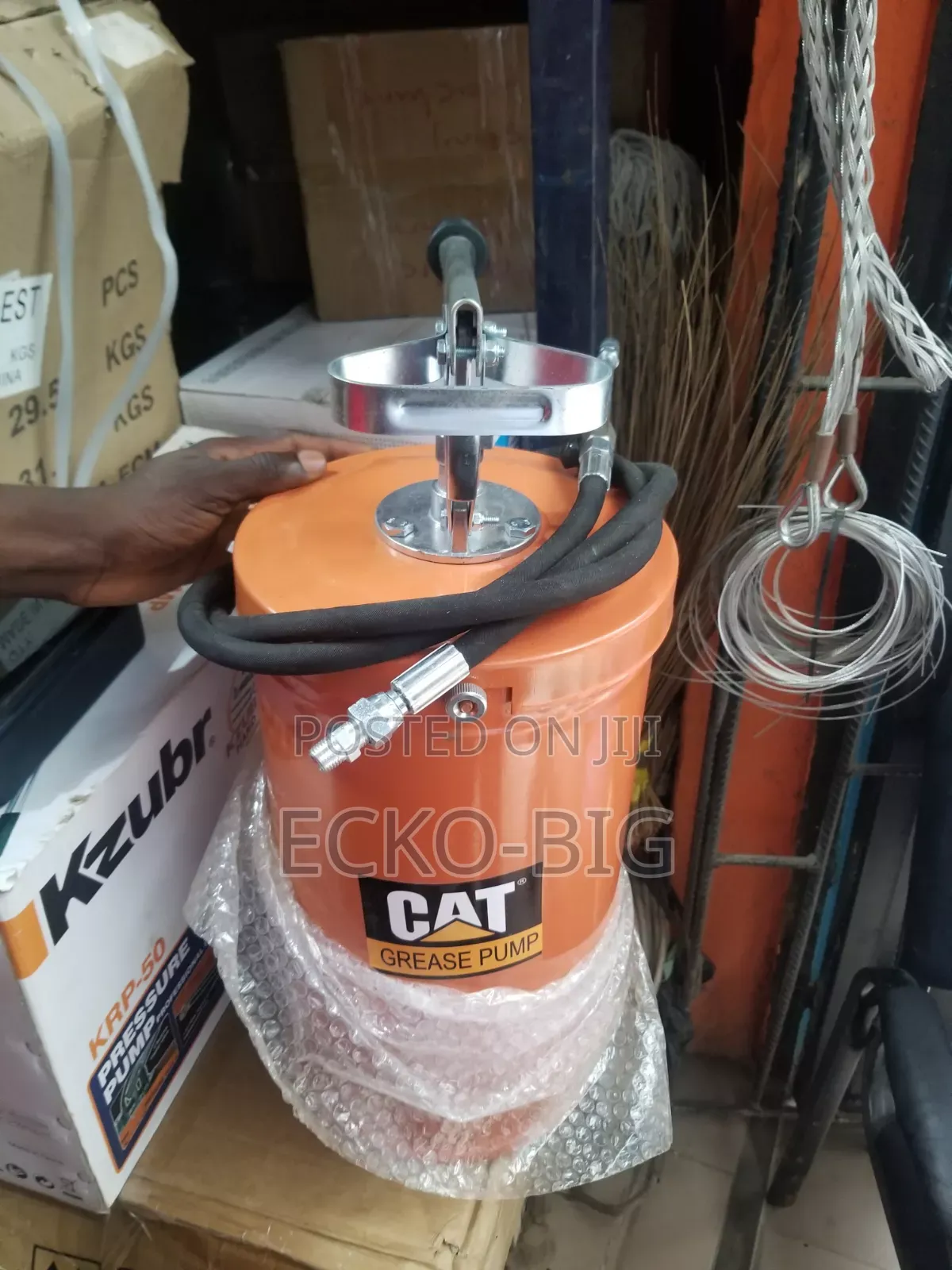Caterpillar (CAT) Manual Grease Pump
