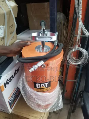 Caterpillar (CAT) Manual Grease Pump
