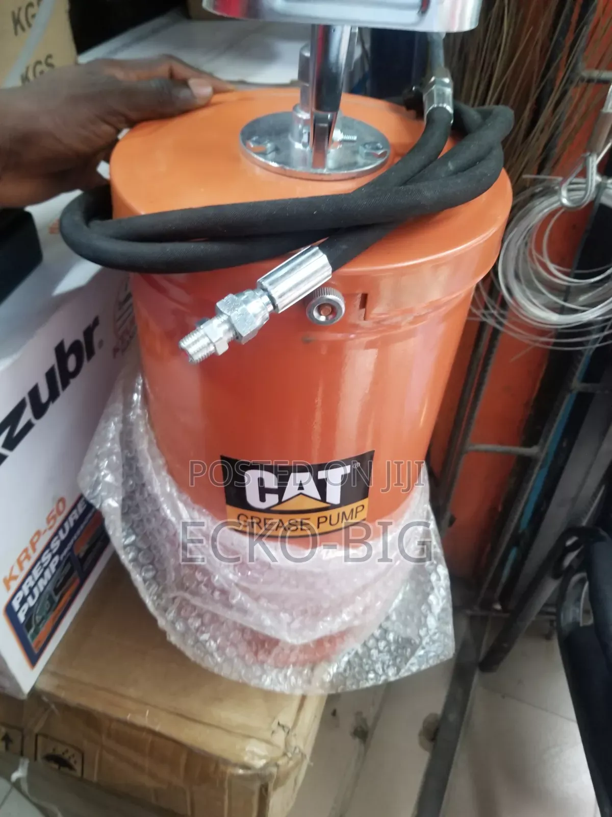 Caterpillar (CAT) Manual Grease Pump