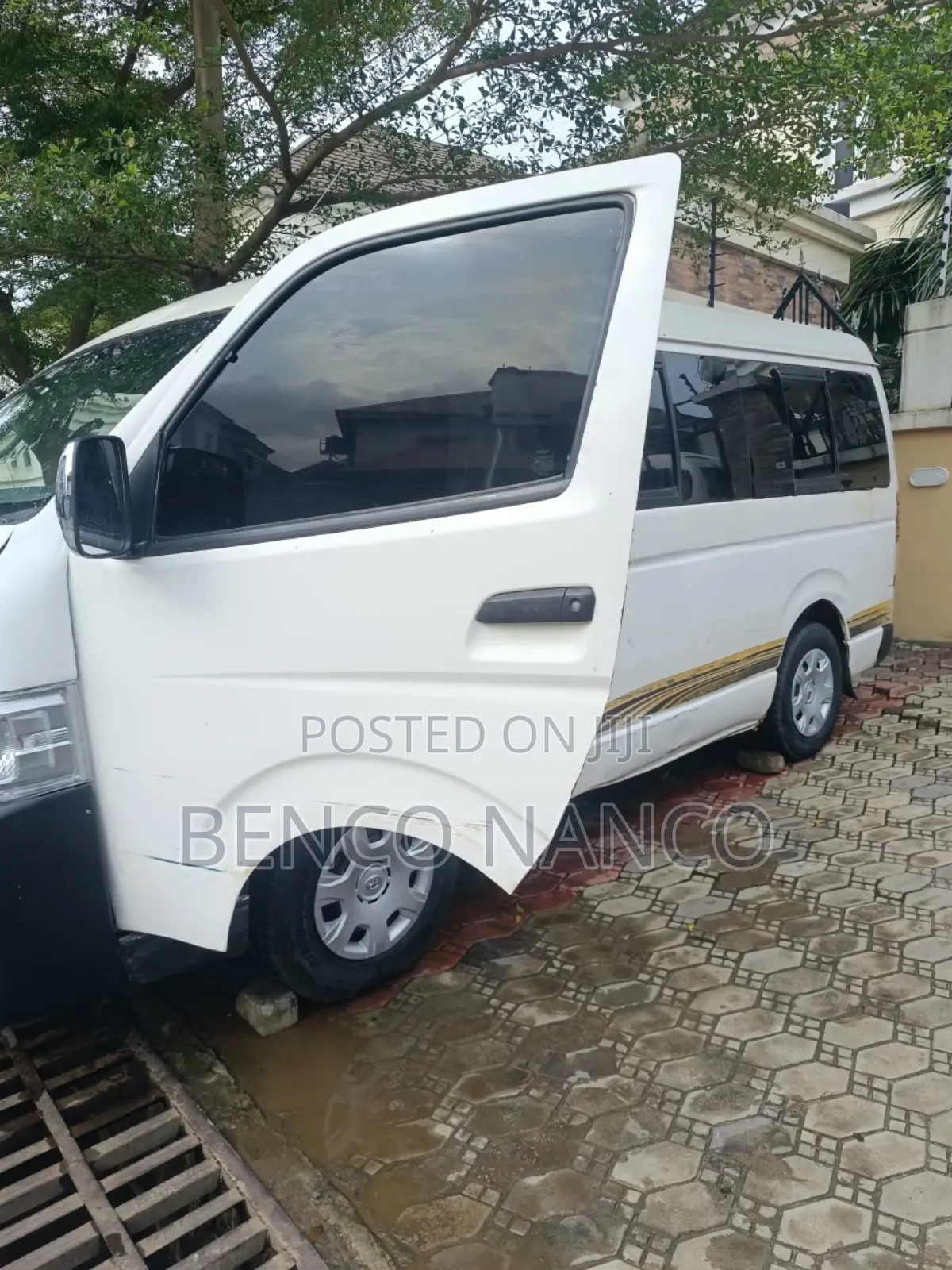 Toyota HiAce 2015 White